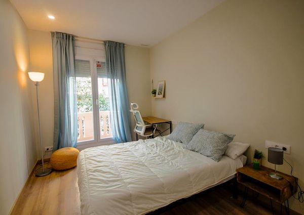 Carrer de la Riera de Sant Miquel, Barcelona, Catalonia 08006