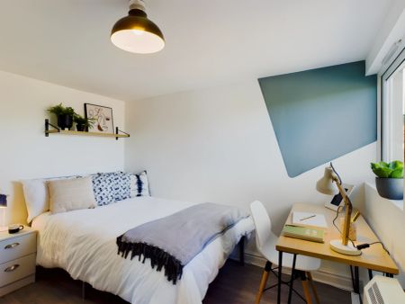 7 Bedroom House - Photo 3