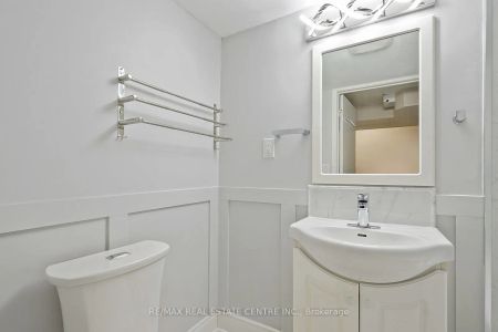 89 Forsythia Road #Lower - Photo 2