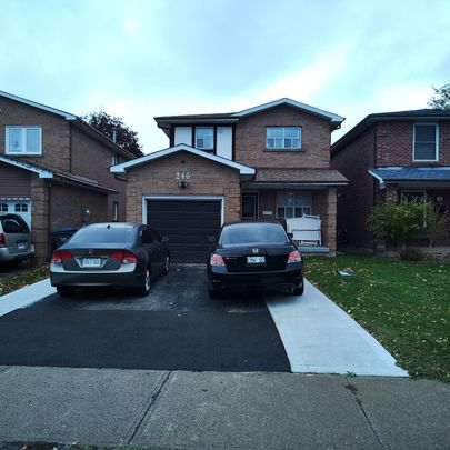 For Lease - 246 Simmons Boulevard, Brampton, Ontario - Photo 1