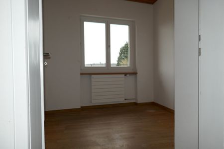 Charmante 4-Zimmer-Maisonette-Wohnung mit Balkon und Seeblick in Ligerz - Photo 2