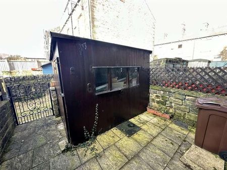 Aire View, Keighley, BD20 - Photo 2