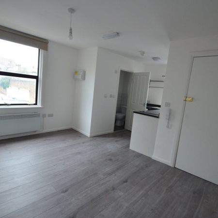 1 Bed Semi-Detached House, Atherden Road, E5 - Photo 3