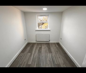 3 Bed Flat, Hartley Road, CR0 - Photo 2