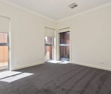 Effortless living between the city and the sea - Photo 4