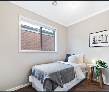 52 Gateshead Street, Craigieburn VIC 3064 - House For Rent | Domain - Photo 4