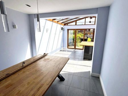 3 bedroom semi-detached house to rent - Photo 3