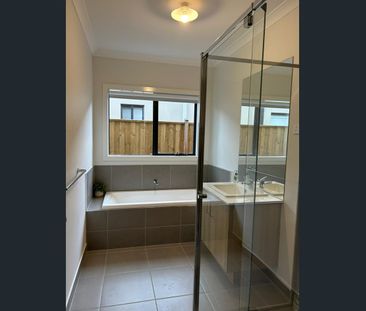 Ideal Family Home Close to Schools, Shops & Transport!! - Photo 6