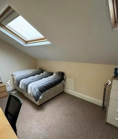 6 Bed - 17 Newport Mount, Headingley, Leeds - LS6 3DB - Student - Photo 5