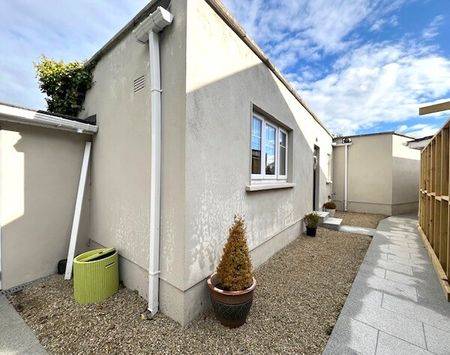 Larkspur, Newcastle, Co. Dublin - Photo 3