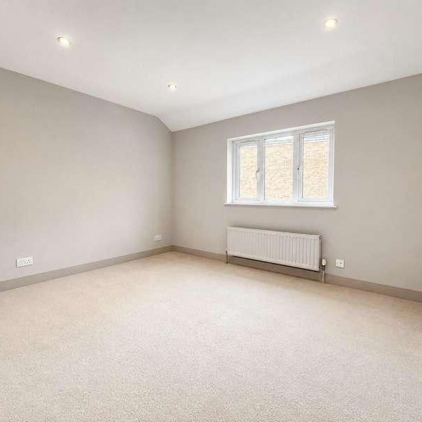 Gipsy Hill, Crystal Palace, London, SE19 - Photo 1