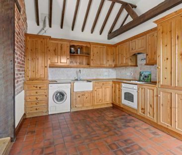 2 bedroom barn conversion to rent - Photo 2
