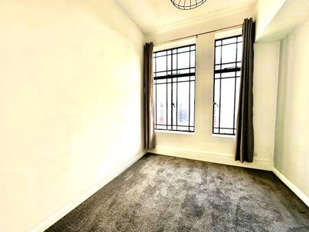 2 bedroom flat to rent - Photo 2