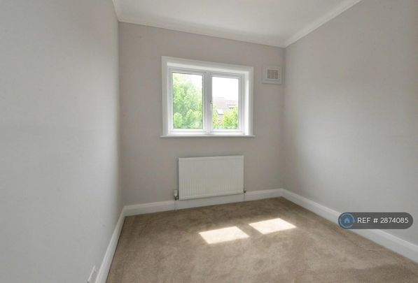5 bedroom semi-detached house to rent - Photo 1