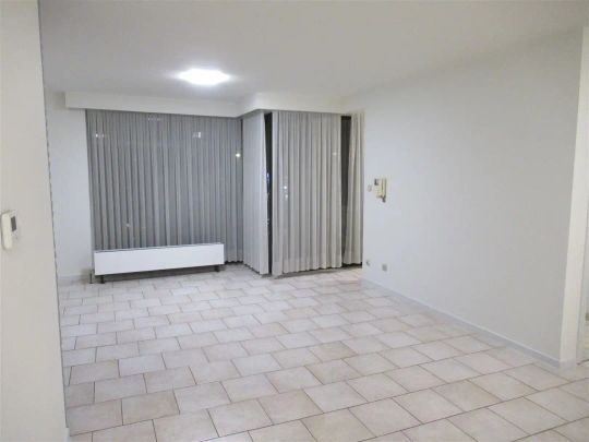 Appartement met 2 slaapkamers in centrum van Sint-Truiden. - Photo 1