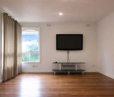 Ideally Located Home - 6 Months Lease - Photo 1