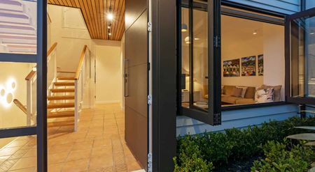 Immaculate Fully Furnished Executive Home - Photo 4