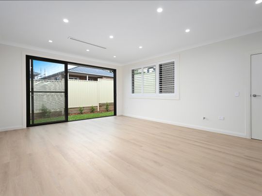 5/33 Edgar Street, Eastwood NSW 2122 - Villa For Rent | Domain - Photo 1