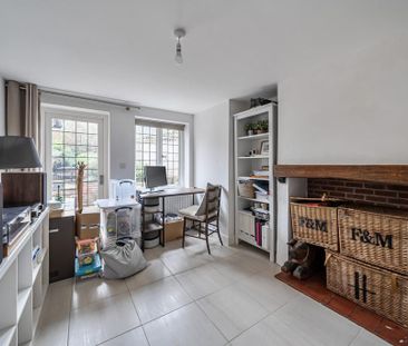 3 bedroom semi-detached house to rent - Photo 3