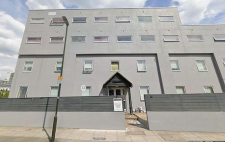 Burlington Avenue, B KT3, London - Photo 4