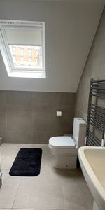 1 Bed Flat, New Briggate, LS2 - Photo 4