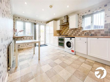 3 bedroom semi-detached house to rent - Photo 4