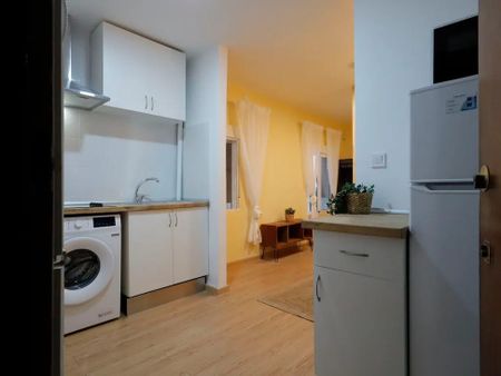 Calle de Carracedo, Madrid, Community of Madrid 28024 - Photo 5