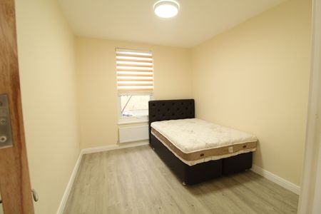 1 Bed Flat, Chatsworth Road, E5 - Photo 2