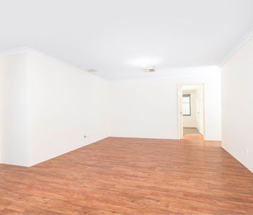 Large Modern Home! - Photo 2