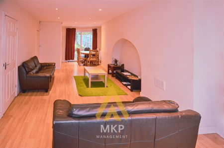 3 bedroom terraced house to rent - Photo 2