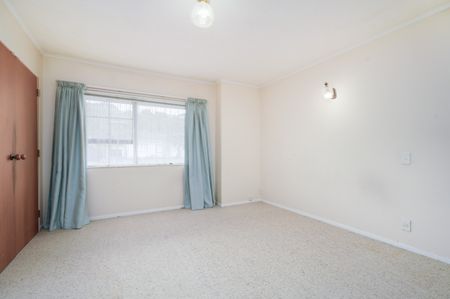 110 Oxford St, Tawa - Photo 5