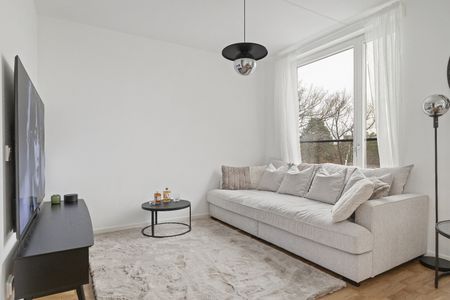 Välplanerad 2:a i populära Mariehäll – uthyres! - Photo 2