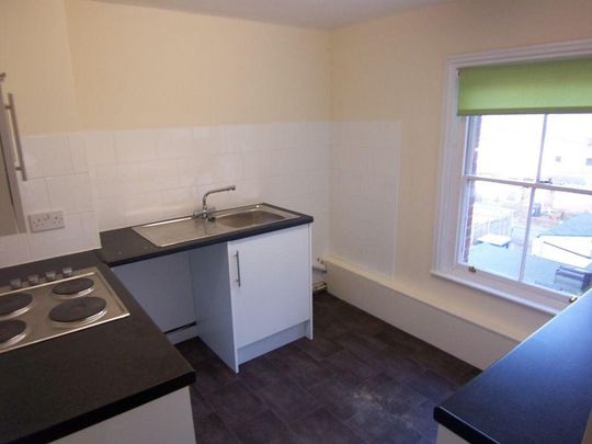 2 bedroom maisonette to rent - Photo 1