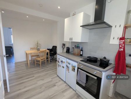 1 bedroom flat to rent - Photo 5