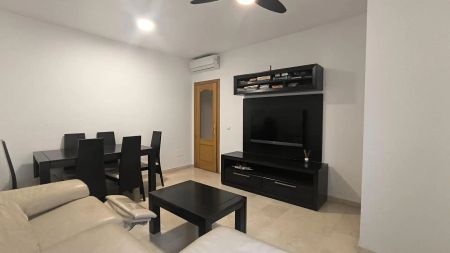 Piso de alquiler en Parque Ayala - Jardín de la Abadía - Huelín - Photo 2