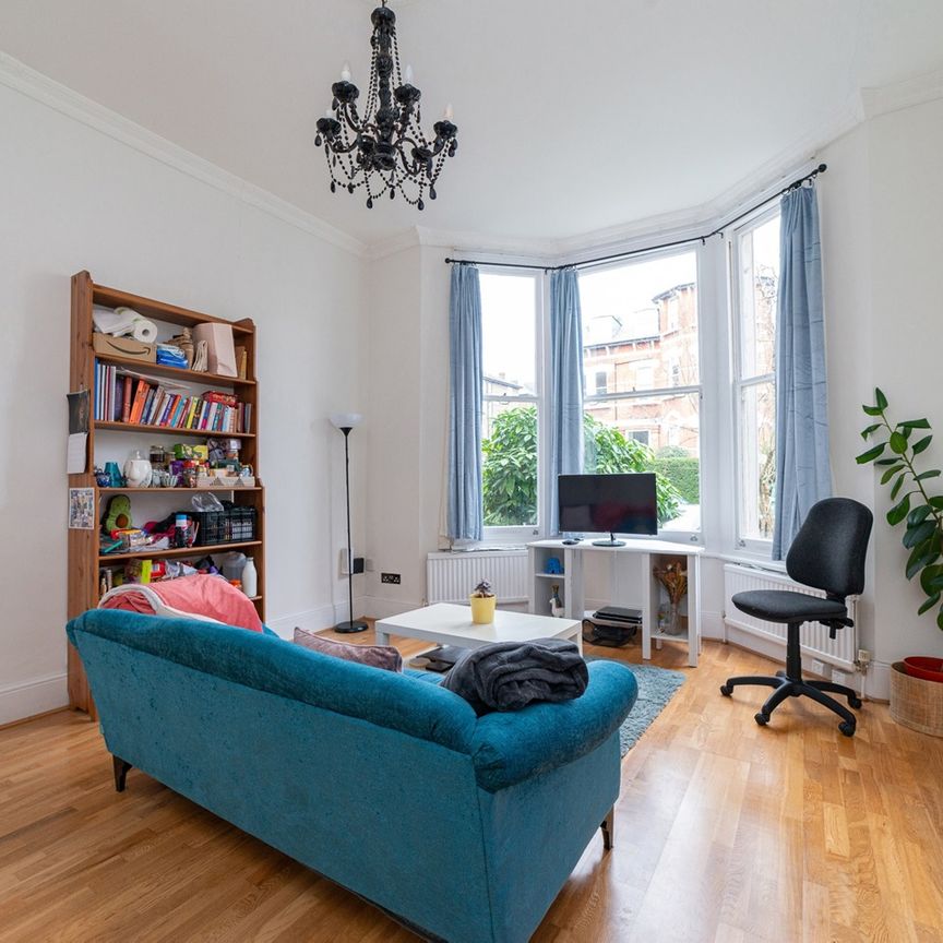 1 Bed Flat, Woodchurch Road, NW6 - Photo 1