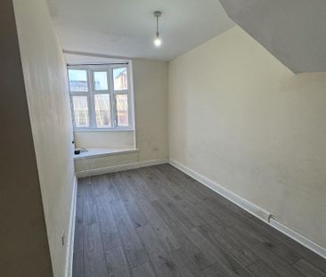 44c Market Street,Eastleigh - Photo 2