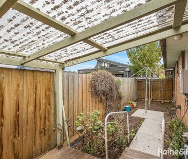 11/98 Railway Place, Williamstown, VIC 3016 - Photo 2