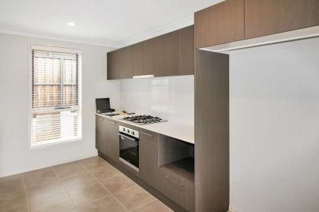 “Perfect Residence For a Growing Family” - Photo 4