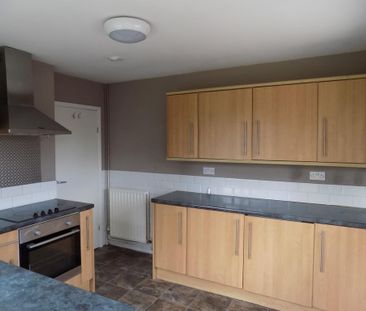 2 bedroom semi-detached bungalow to rent - Photo 4