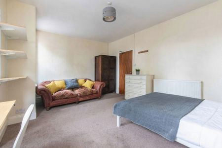 6 bed Barn Conversion for Rent - Photo 4