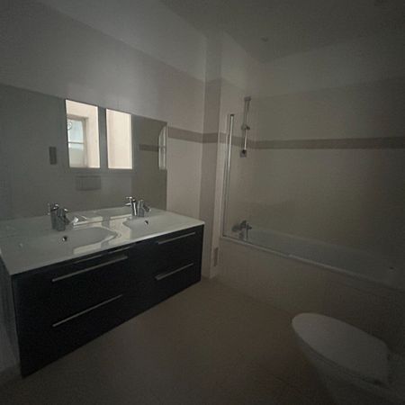 Location Appartement 2 pièces 55m² - Photo 3