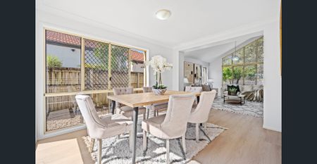 Spacious Family Home with Solar Panel System & new timber flooring& 5 AIR-CONS in a Quiet, Private Location - Photo 5