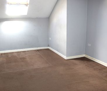 1 bed Apartment - To Let - Photo 2