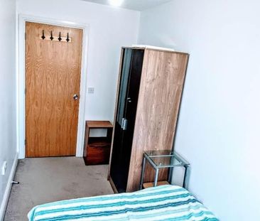 3 bedroom apartment to rent - Photo 5
