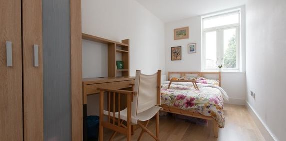 1 Bed Flat, Portman Place, E2 - Photo 2