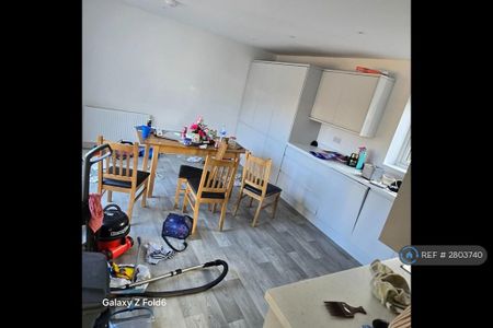 3 bedroom bungalow to rent - Photo 2