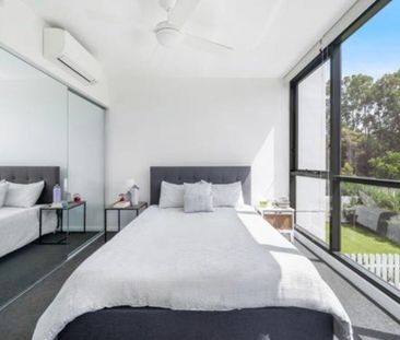 Varsity Lakes - Photo 2