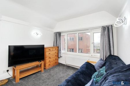 3 bedroom maisonette to rent - Photo 4