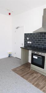 Ground floor flat to rent - Photo 3